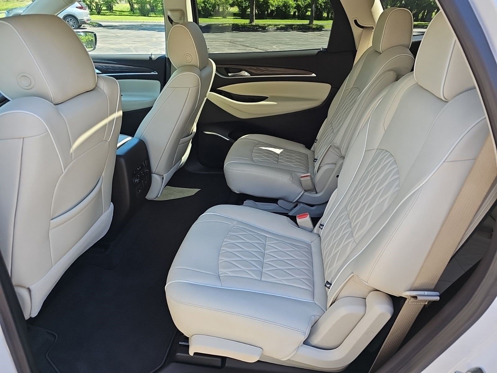 Used 2023 Buick Enclave Avenir w/ Trailering Package, 5000 lbs. AWD/4WD image 18