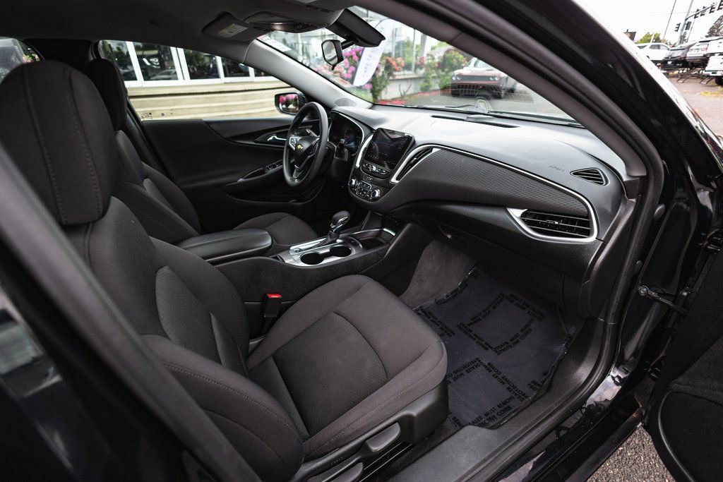 Used 2022 Chevrolet Malibu LT FWD image 24