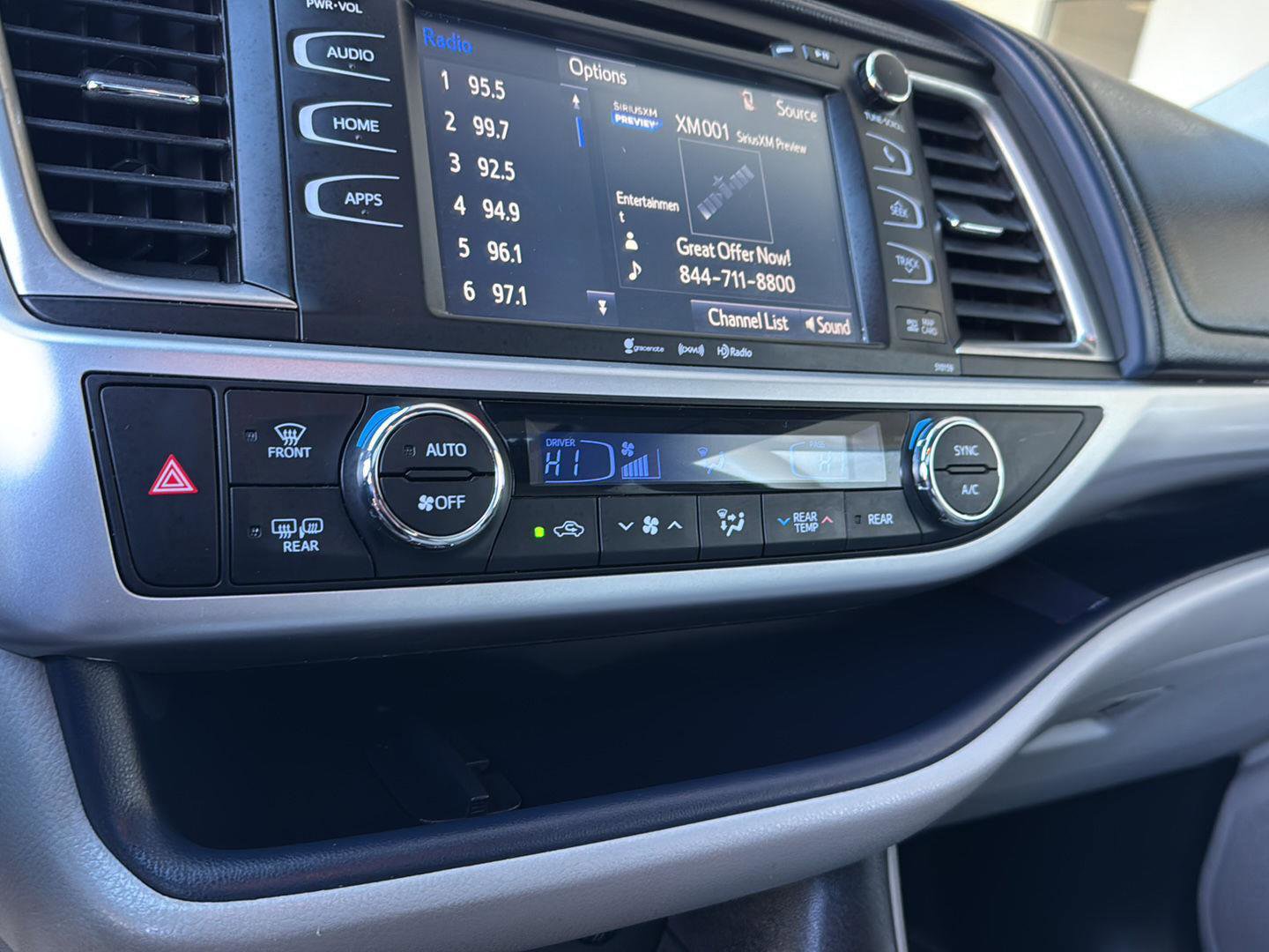 Used 2016 Toyota Highlander XLE image 22