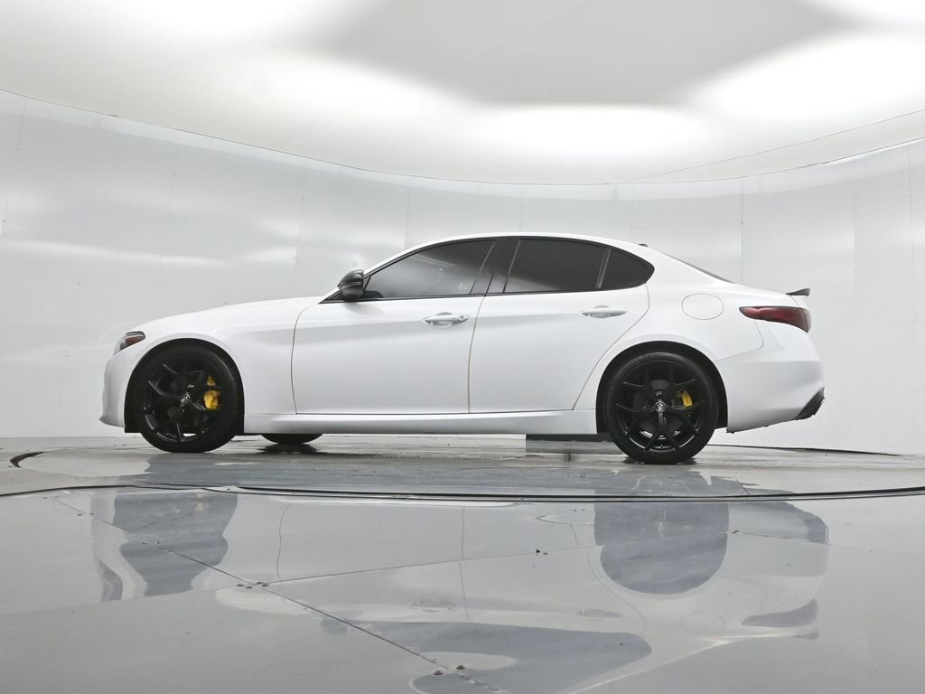 Used 2021 Alfa Romeo Giulia Ti w/ Nero Edizione image 53