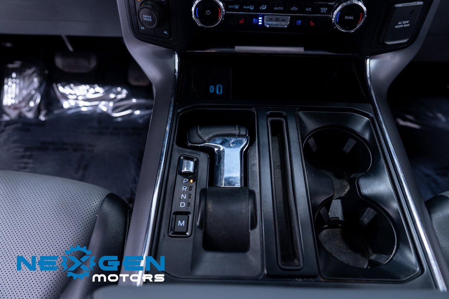 Used 2023 Ford F150 Lariat w/ Trailer Tow Package image 16