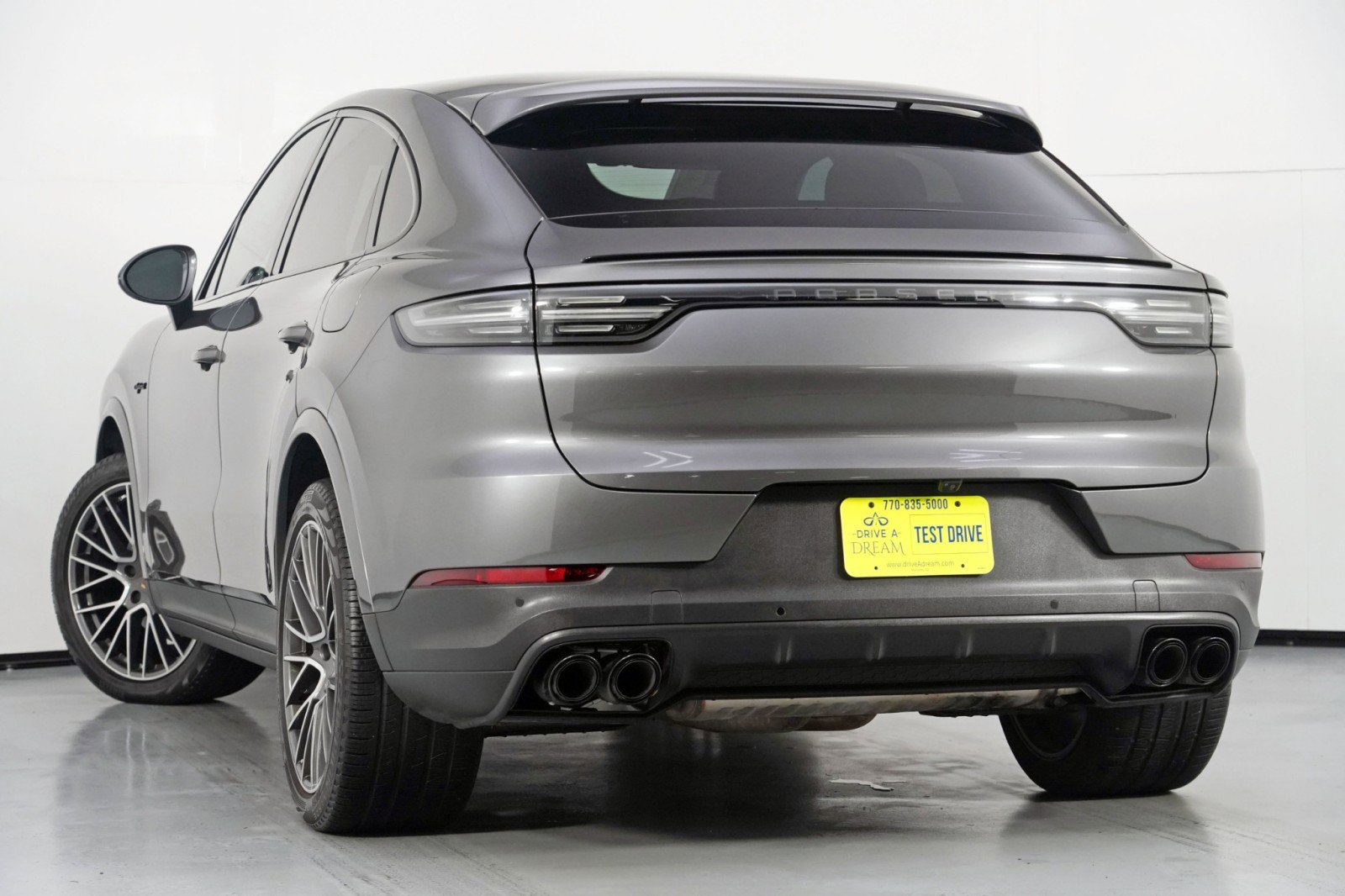 Used 2023 Porsche Cayenne E-Hybrid image 6