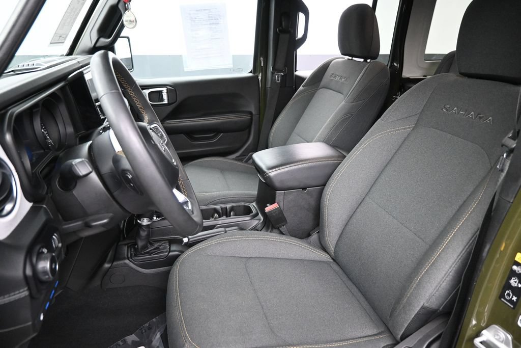 Used 2024 Jeep Wrangler Unlimited Sahara AWD/4WD image 25