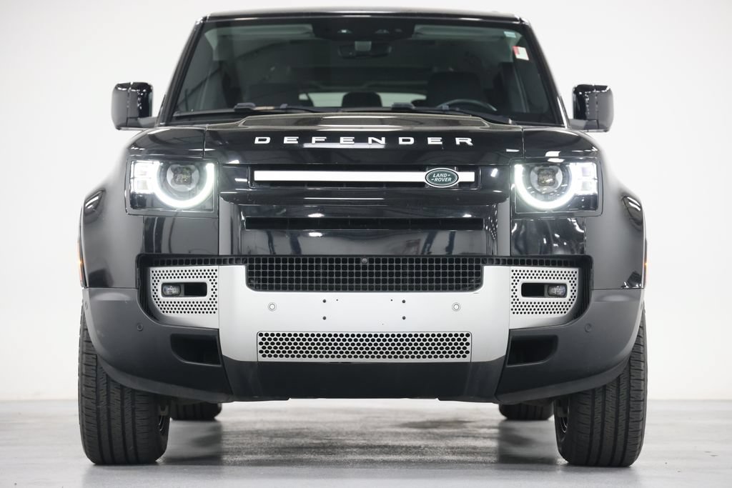 Used 2023 Land Rover Defender 130 SE AWD/4WD image 2