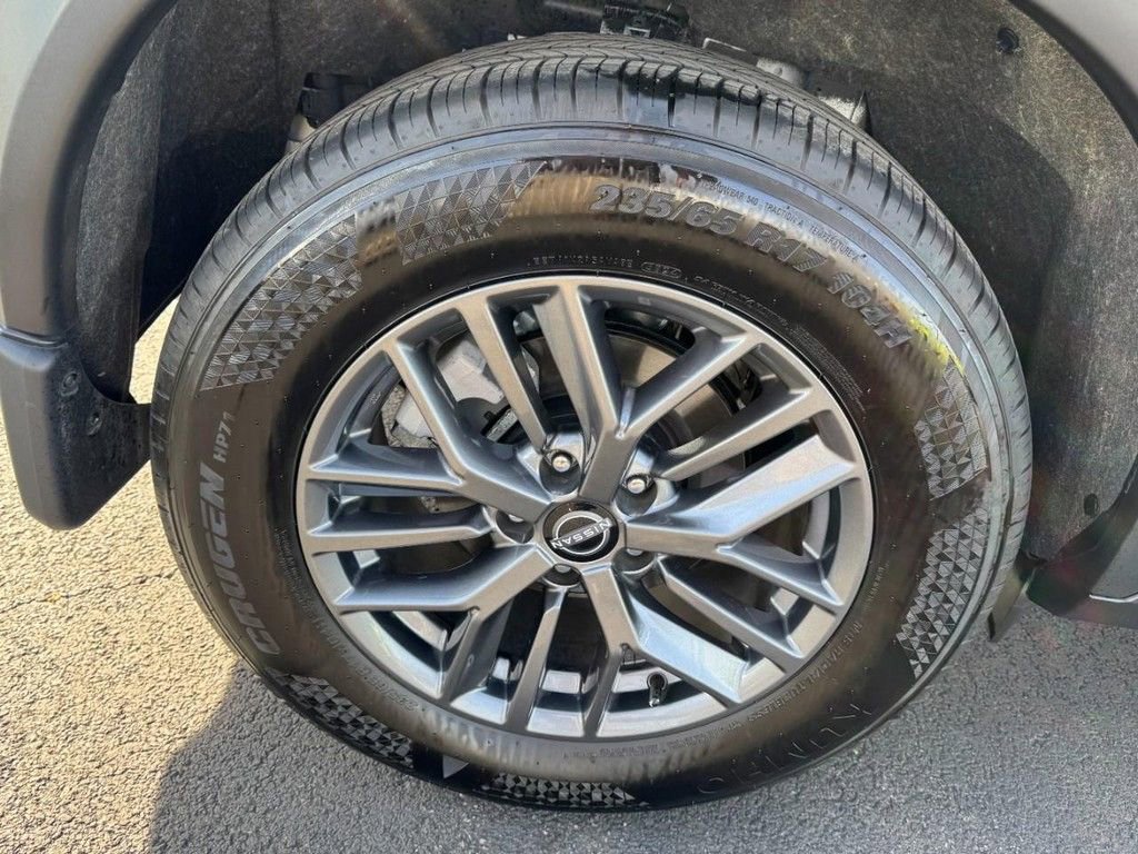 Used 2025 Nissan Rogue S image 6