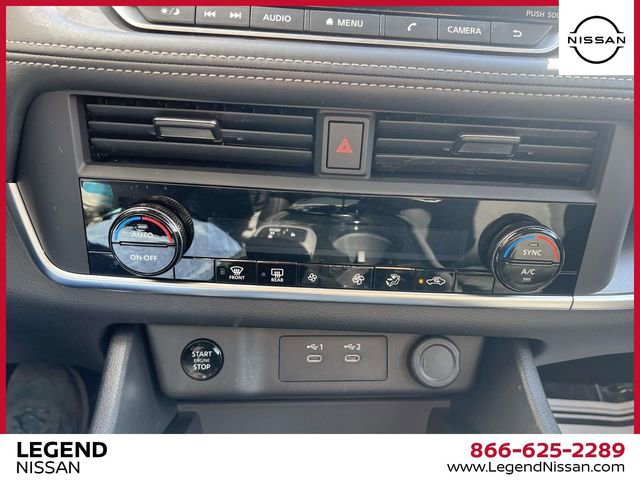 Used 2025 Nissan Rogue SV image 29