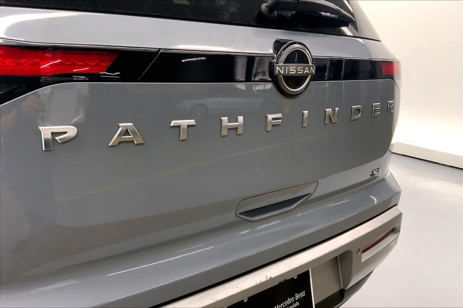 Used 2022 Nissan Pathfinder SL w/ SL Premium Package FWD image 14