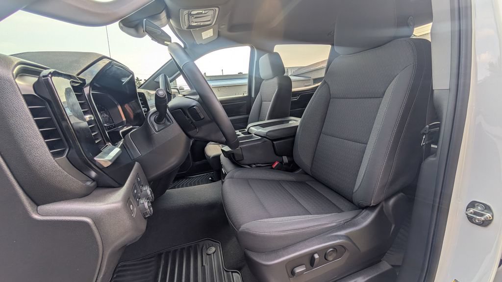 Used 2023 Chevrolet Silverado 1500 LT AWD/4WD image 10