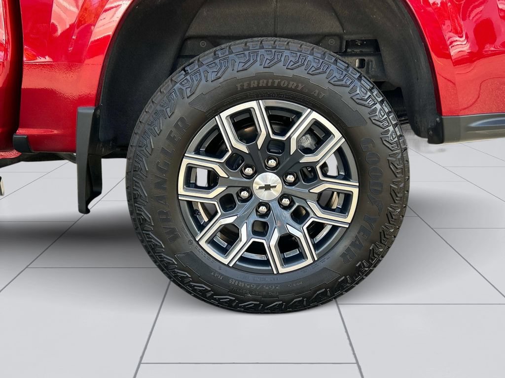 Used 2025 Chevrolet Colorado Z71 AWD/4WD image 10