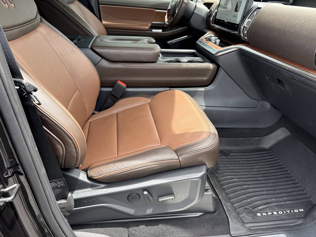 Used 2025 Ford Expedition Max King Ranch AWD/4WD image 13