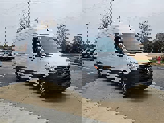 Used 2024 Mercedes-Benz Sprinter 2500 w/ Acoustic Package image 3