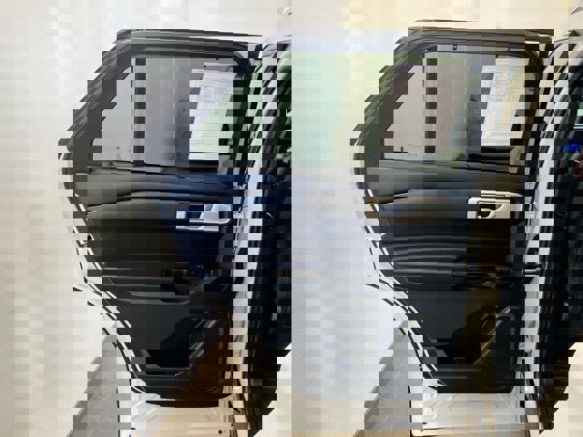Used 2023 Ford Explorer Platinum w/ Technology Package image 9