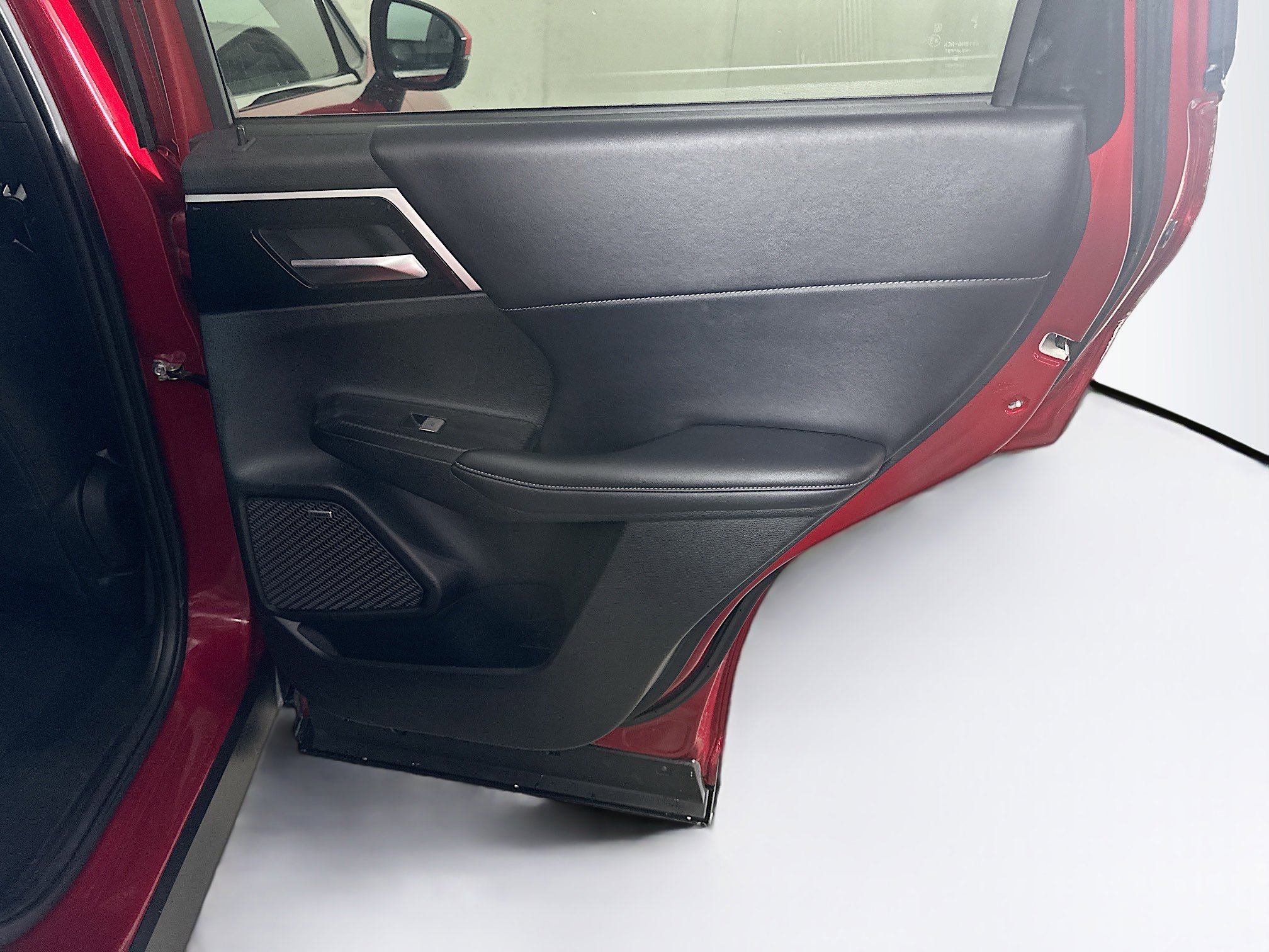 Used 2025 Mitsubishi Outlander SE image 31