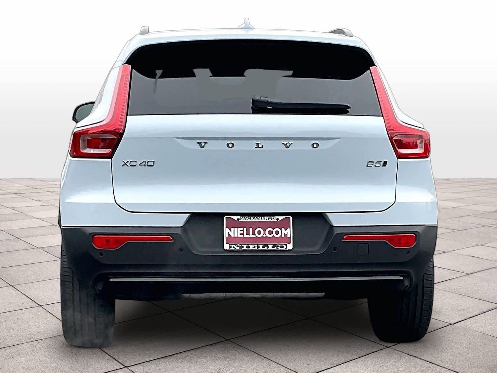 New 2026 Volvo XC40 B5 Plus w/ Protection Package Premier AWD/4WD image 6