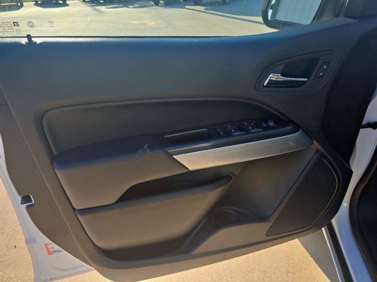 Used 2022 Chevrolet Colorado LT w/ LT Convenience Package AWD/4WD image 16