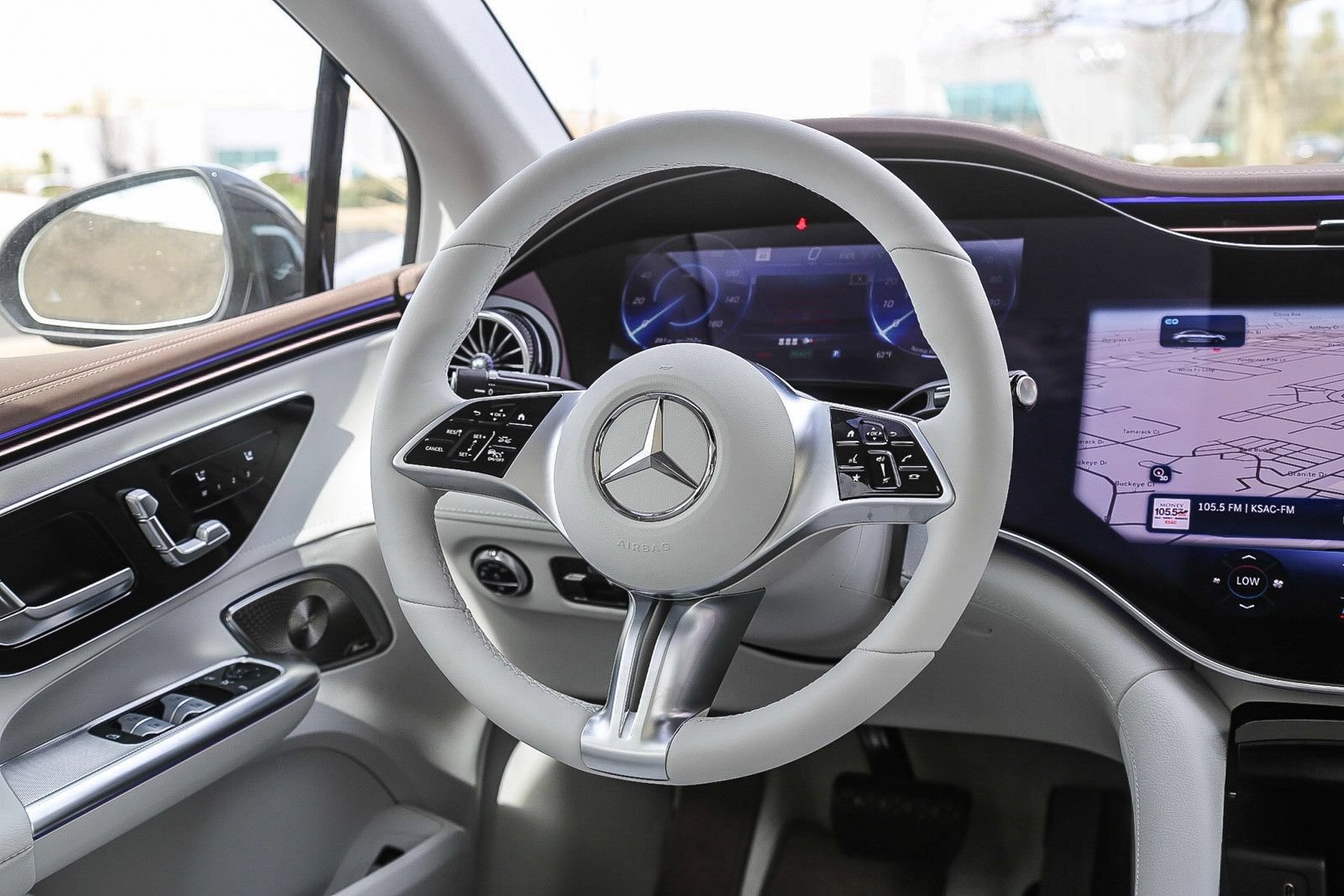 New 2024 Mercedes-Benz EQE 500 4MATIC Sedan image 13