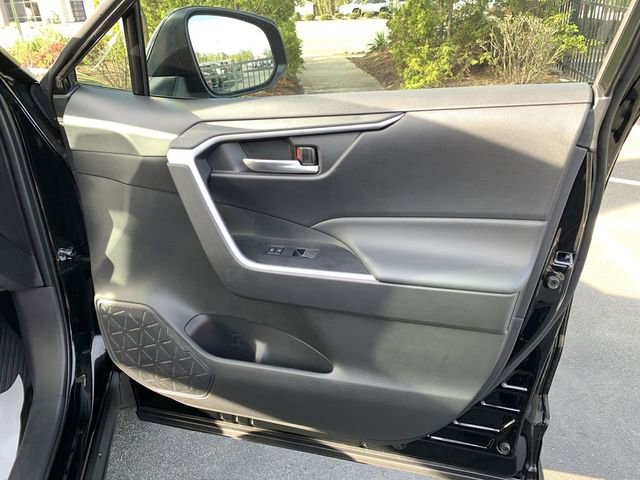 Used 2025 Toyota RAV4 XLE w/ Convenience Package image 13
