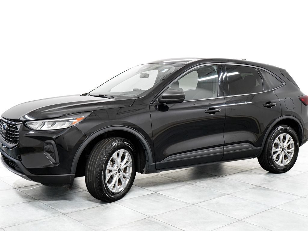Certified 2025 Ford Escape Active AWD/4WD image 4
