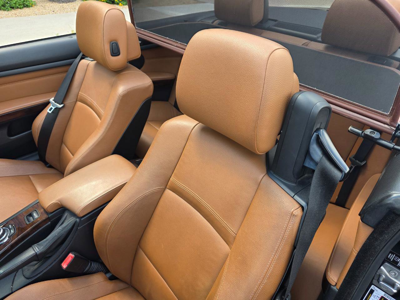 Used 2012 BMW 335i Convertible image 27