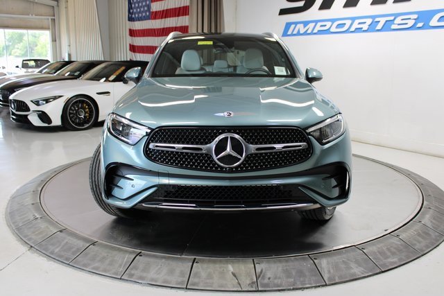 Used 2025 Mercedes-Benz GLC 350e 4MATIC w/ AMG Line image 3