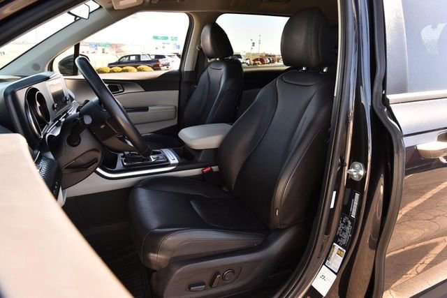 Used 2024 Kia Carnival LX image 19