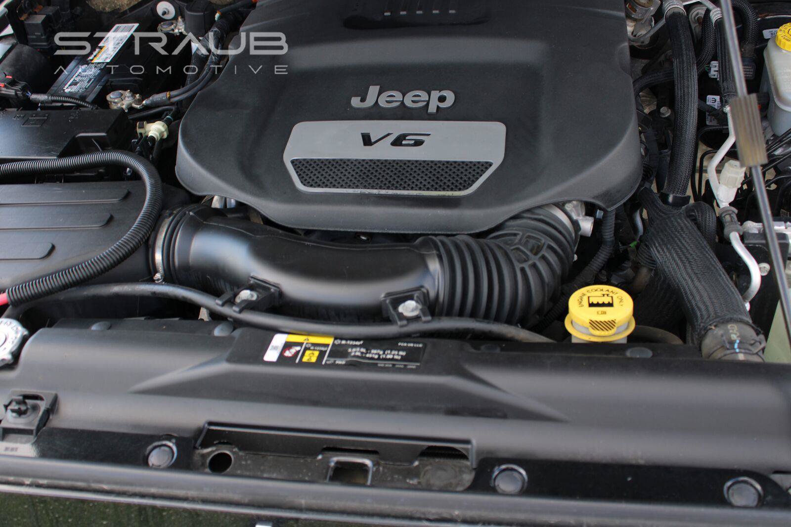 Used 2017 Jeep Wrangler Unlimited Rubicon w/ Connectivity Group AWD/4WD image 18