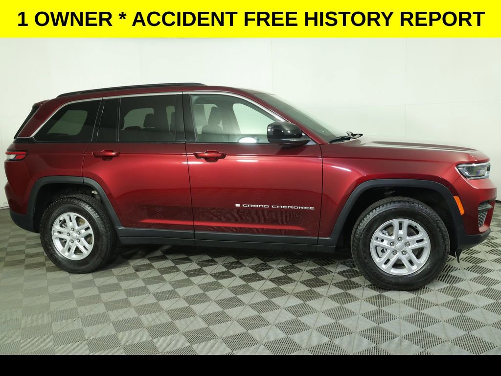 Used 2025 Jeep Grand Cherokee Laredo w/ Luxury Tech Group I image 2