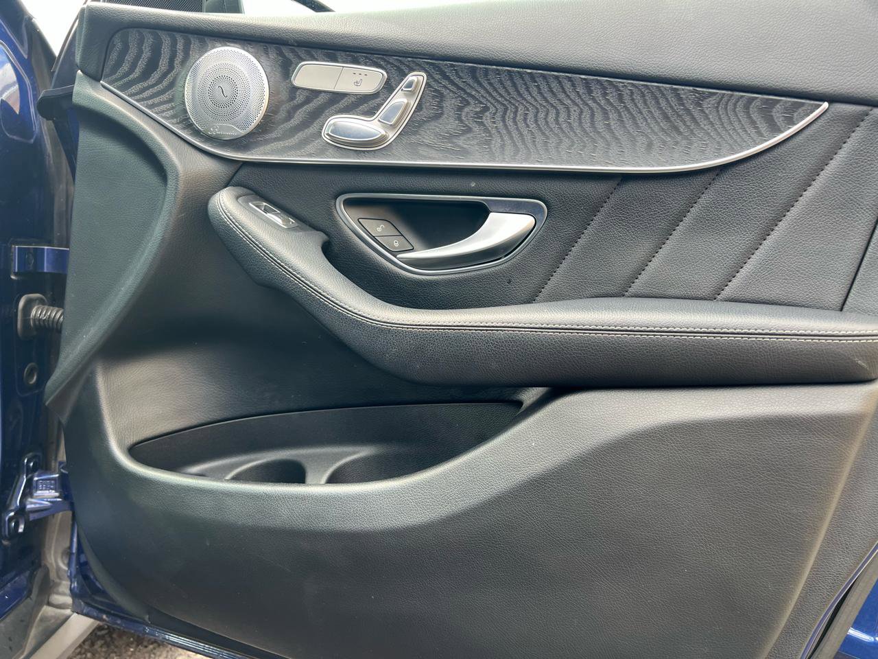 Used 2018 Mercedes-Benz GLC 300 4MATIC w/ AMG Line image 26