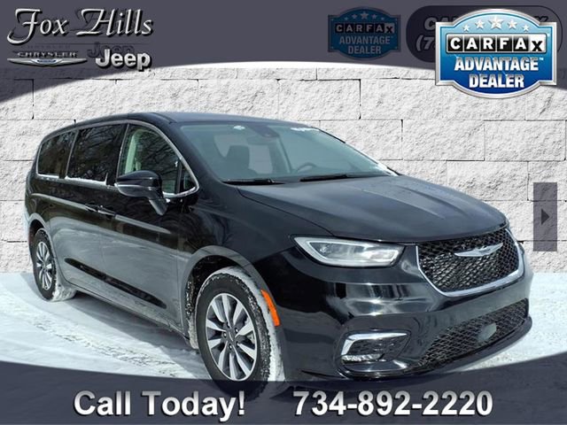 Certified 2024 Chrysler Pacifica Select