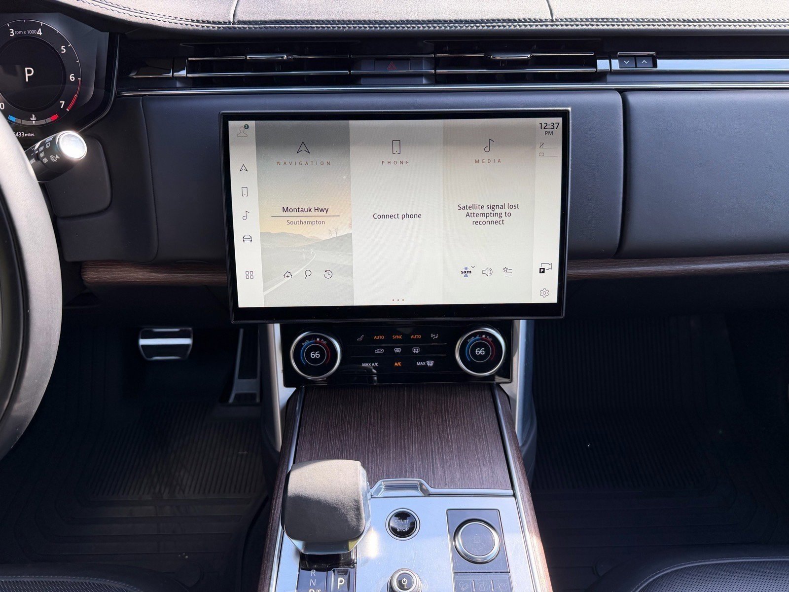 Used 2023 Land Rover Range Rover SE image 23