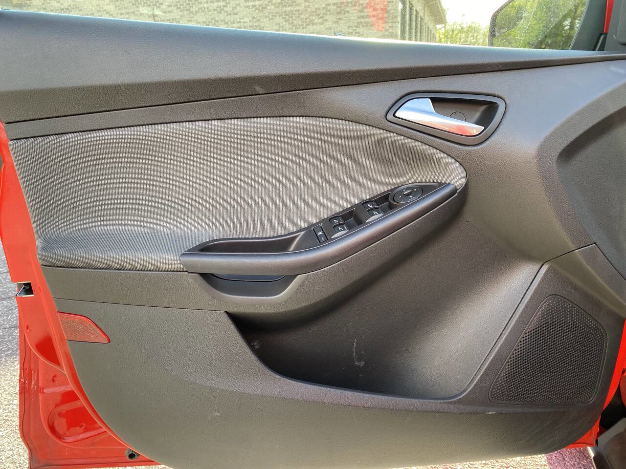 Used 2012 Ford Focus SE FWD image 9