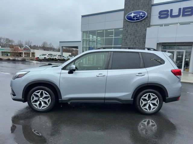 Used 2023 Subaru Forester Premium image 9