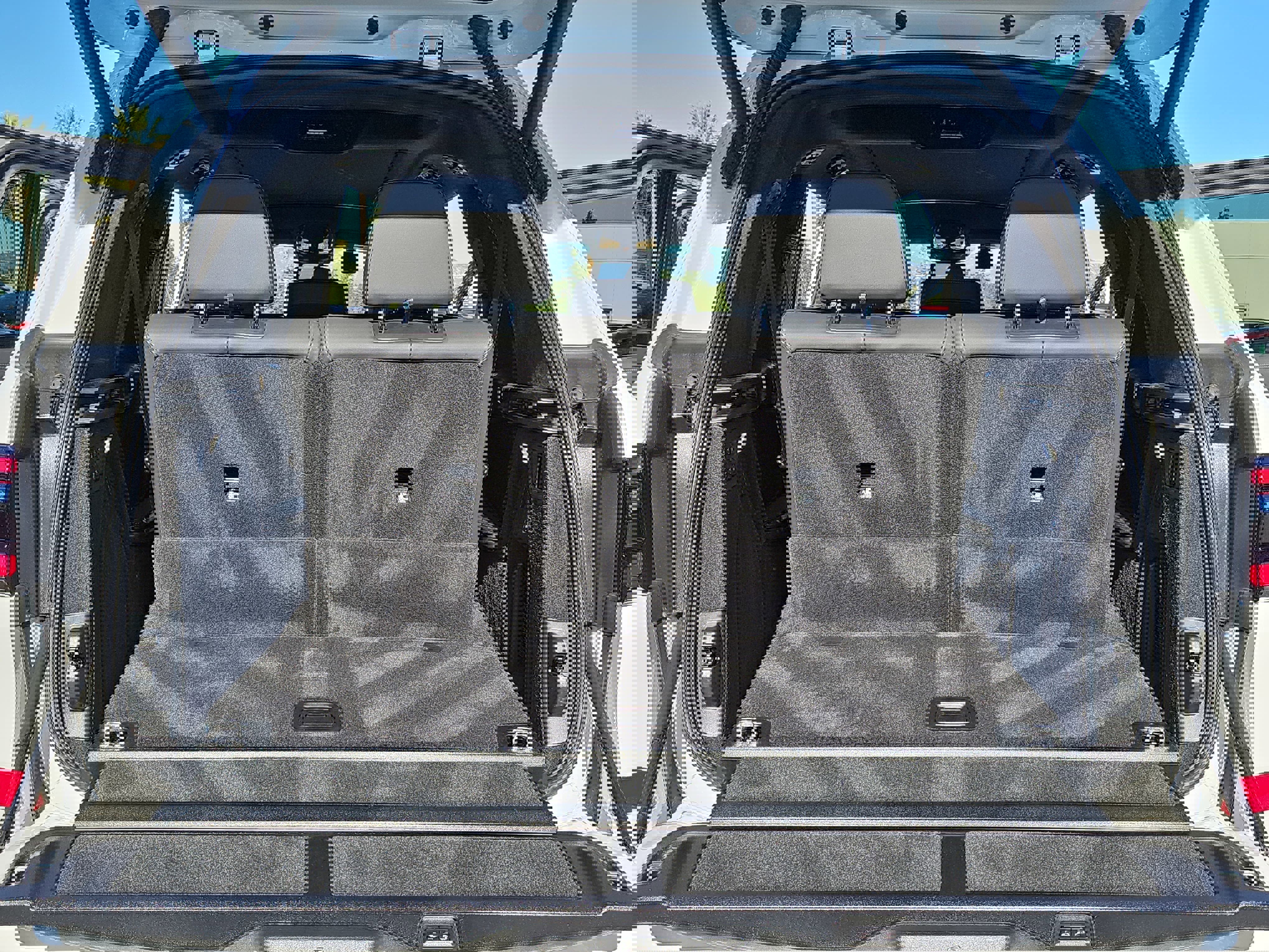 Used 2025 BMW X7 M60i image 13