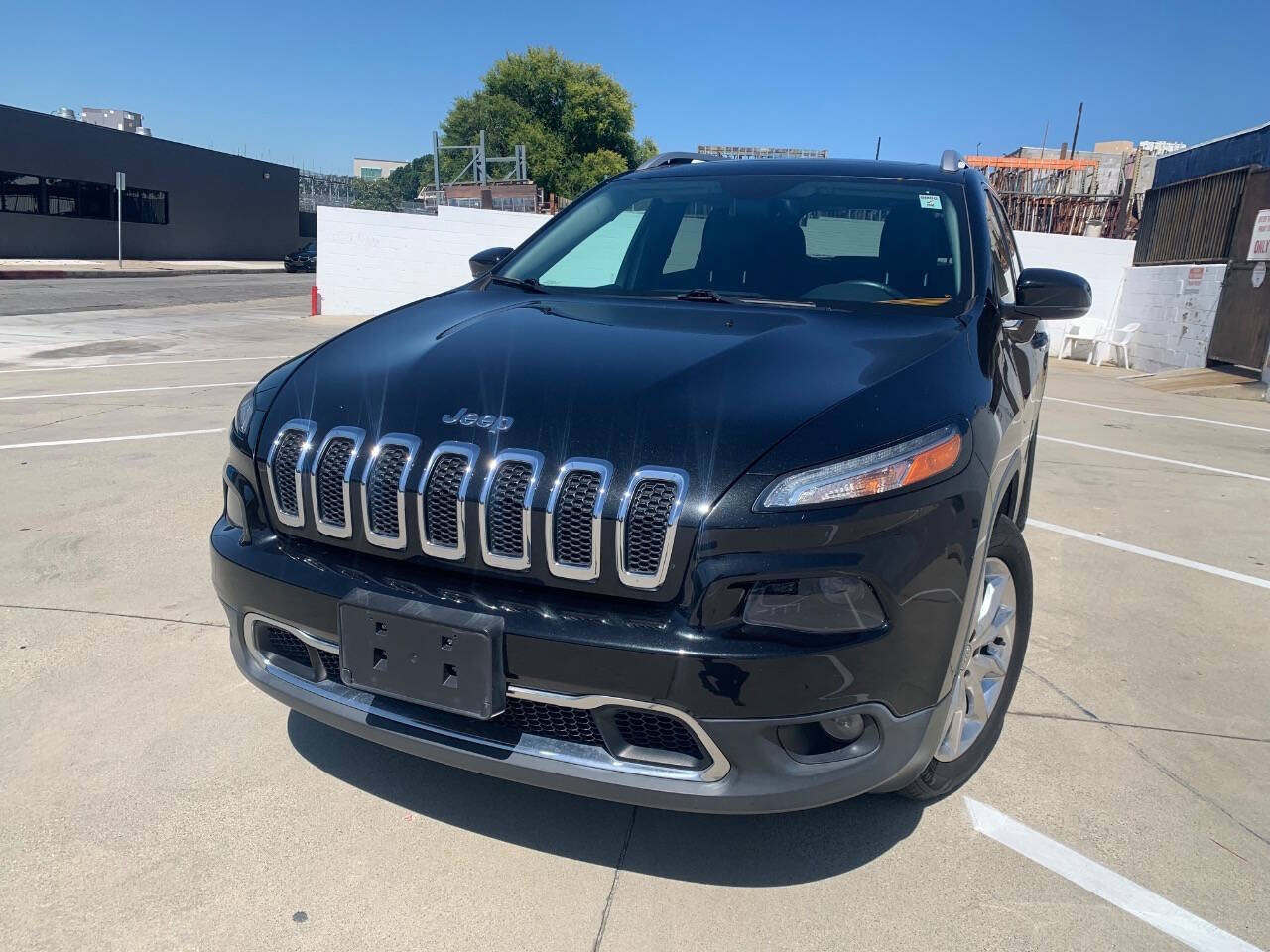 Used 2016 Jeep Cherokee Limited FWD image 2
