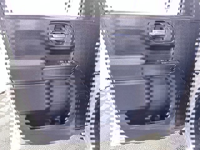 Used 2023 Chevrolet Silverado 1500 Custom image 23