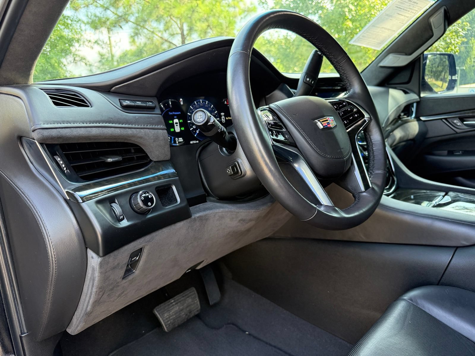 Used 2019 Cadillac Escalade Platinum RWD image 22