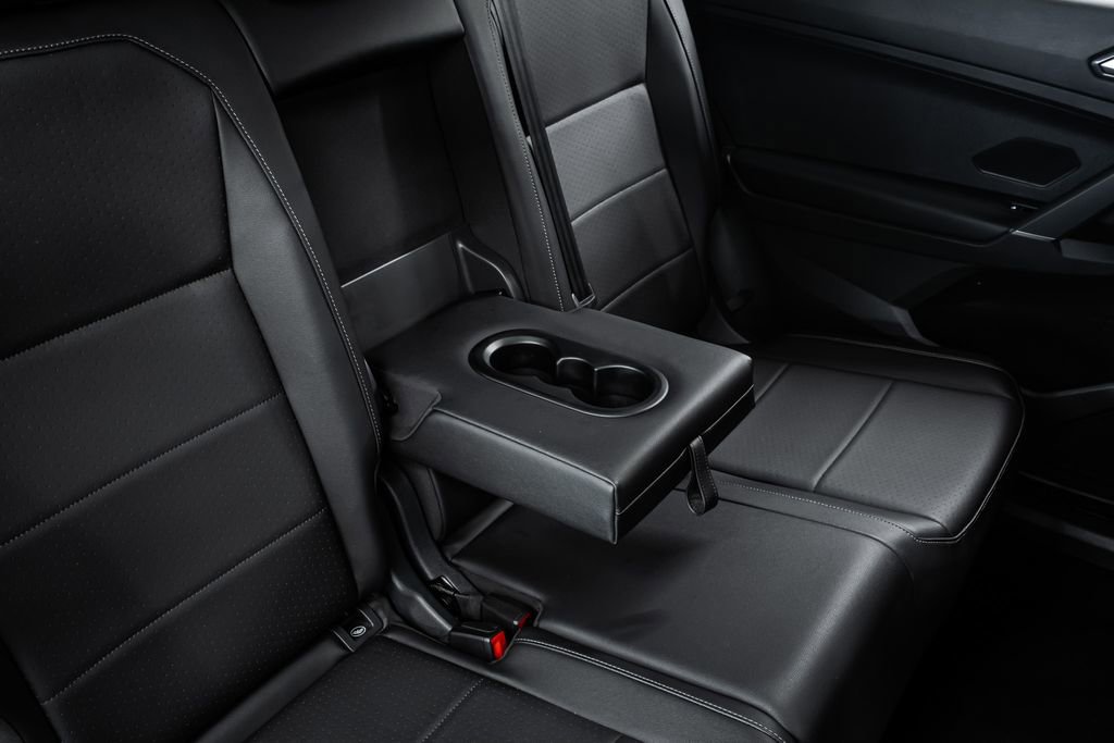 Used 2018 Volkswagen Tiguan SEL image 32