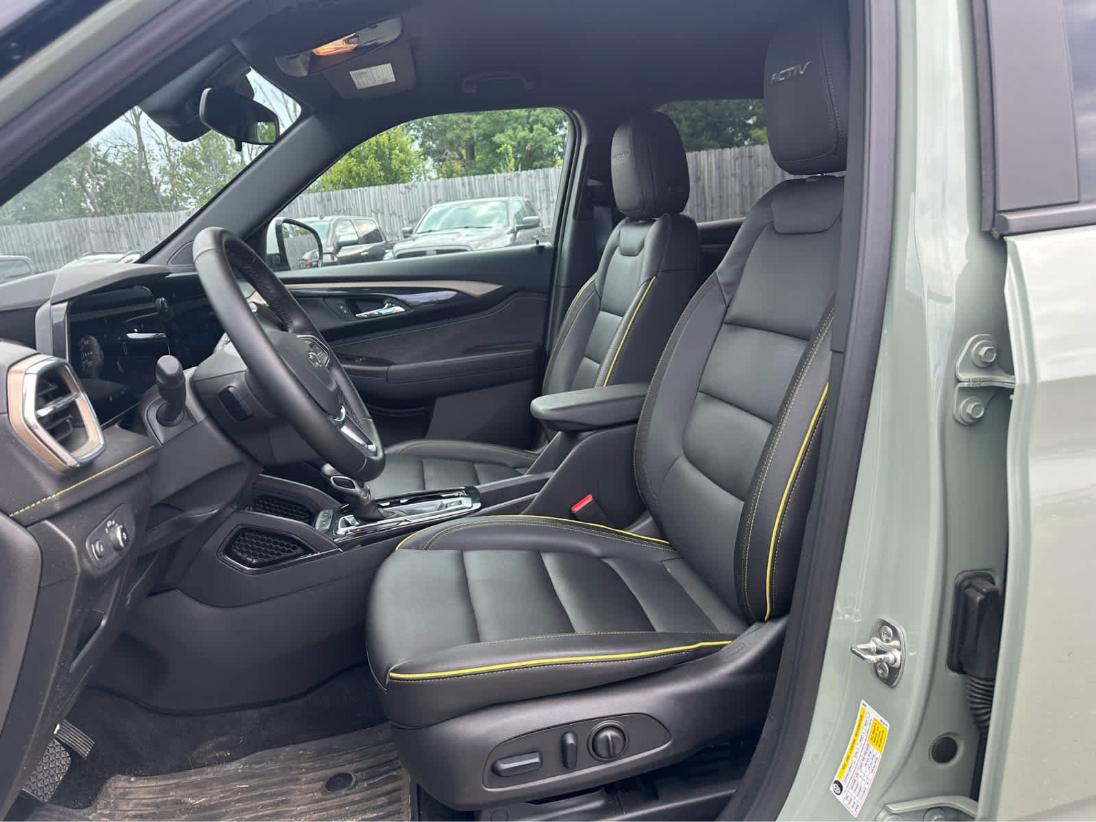 Used 2025 Chevrolet TrailBlazer ACTIV w/ Driver Confidence Package AWD/4WD image 10