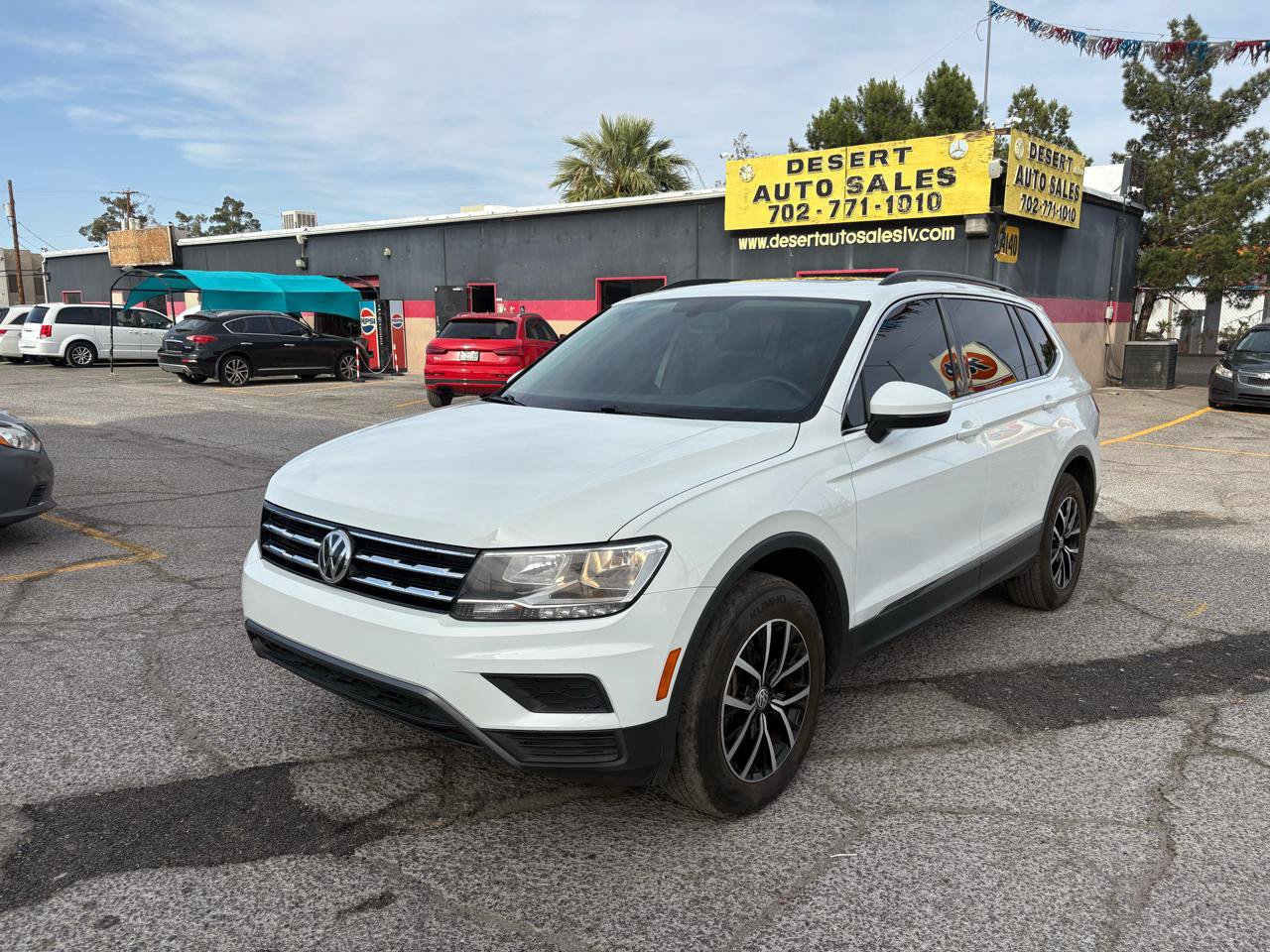 Used 2014 Volkswagen Touareg Sport AWD/4WD image 2