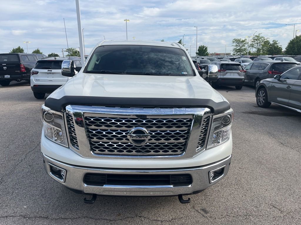 Used 2018 Nissan Titan SL w/ Chrome Package AWD/4WD image 2