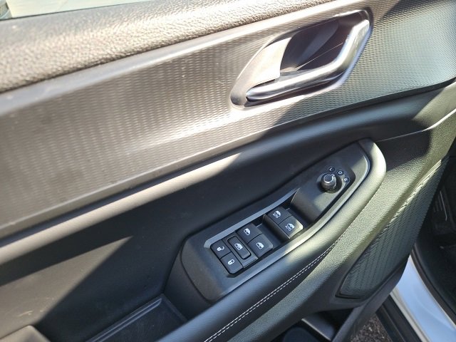 New 2025 Jeep Grand Cherokee Altitude image 24