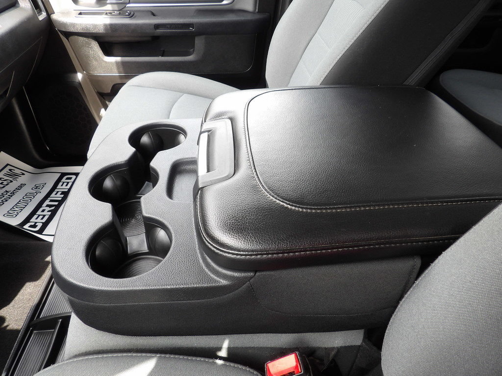 Used 2022 RAM 1500 Classic SLT RWD image 25