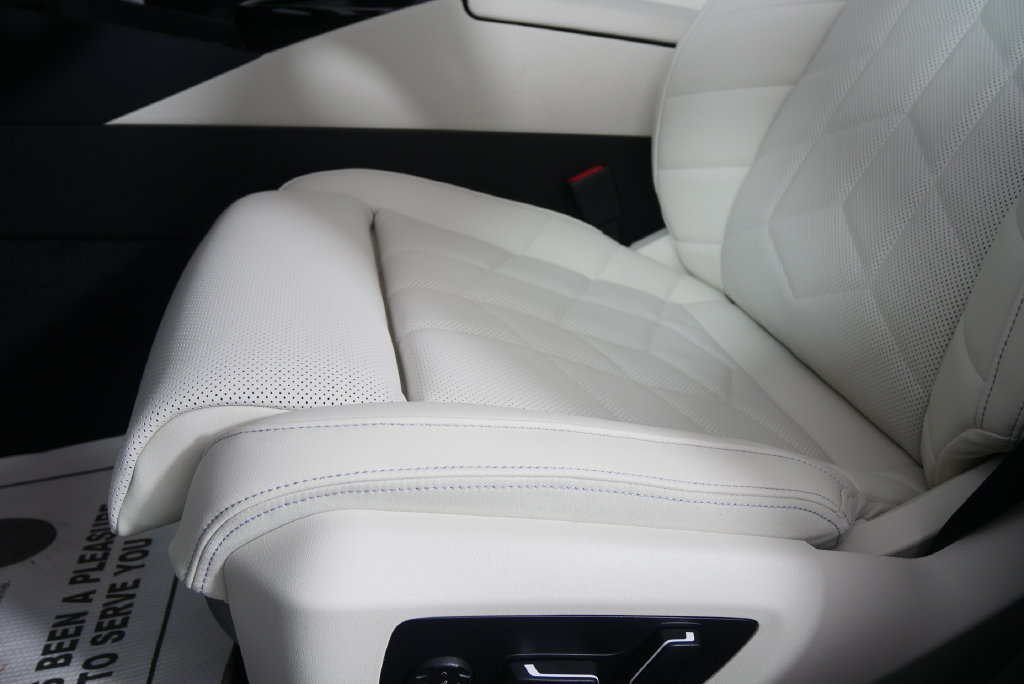 Used 2026 BMW 530i w/ Executive Package RWD image 10