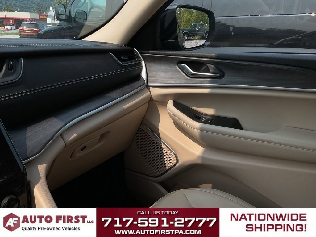 Used 2021 Jeep Grand Cherokee L Limited AWD/4WD image 24