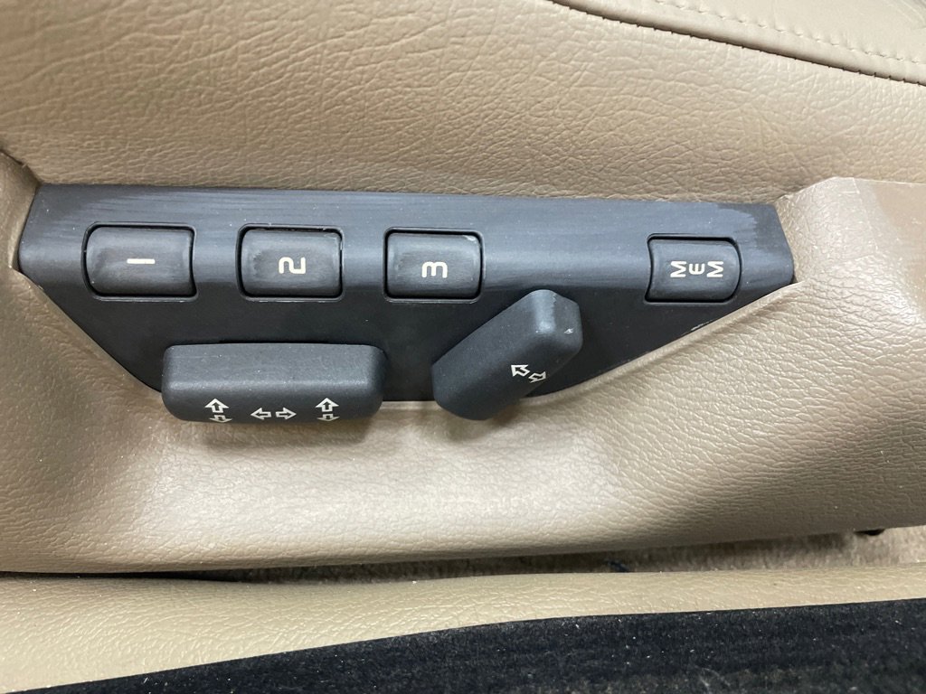 Used 2004 Volvo C70 HT image 21