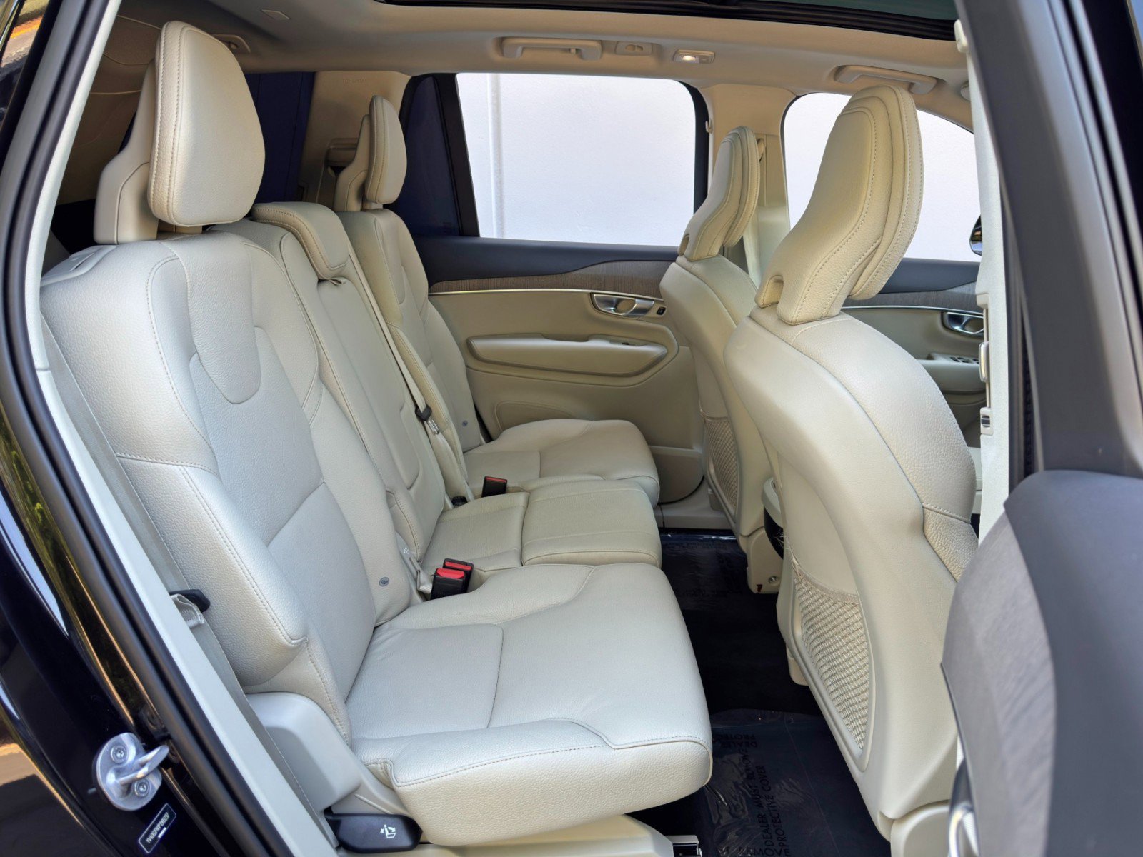 Used 2023 Volvo XC90 B6 Plus AWD/4WD image 39