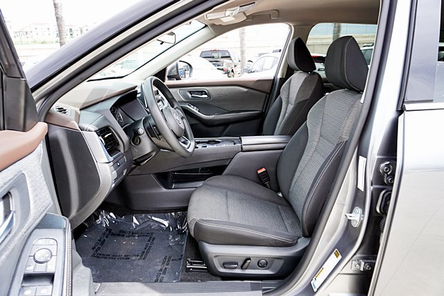 Used 2021 Nissan Rogue SV FWD image 21
