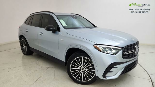 Used 2025 Mercedes-Benz GLC 350e 4MATIC w/ AMG Line image 91