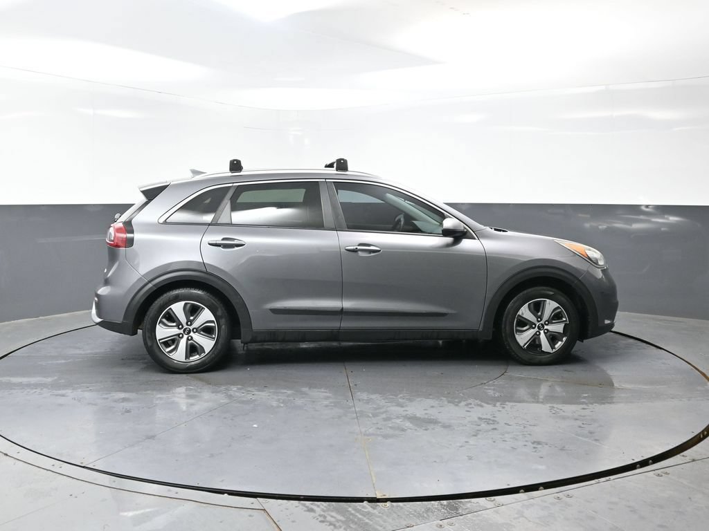 Used 2018 Kia Niro LX FWD image 2