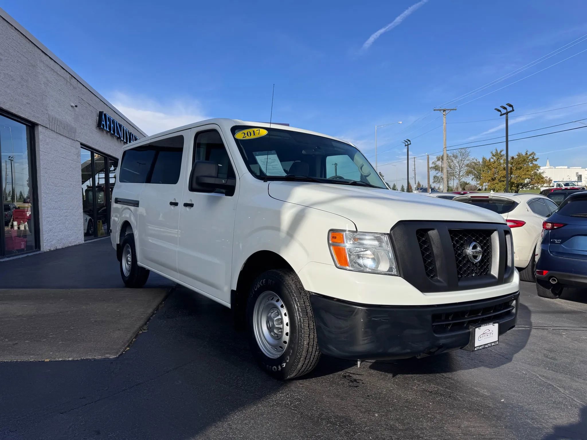 Used 2017 Nissan NV 3500 S image 7